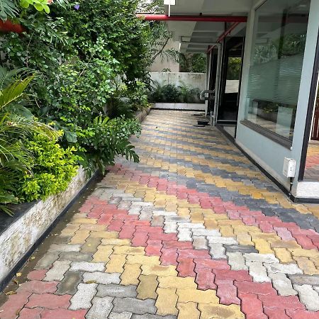 Hotel Airport Kk Nagpur Eksteriør billede