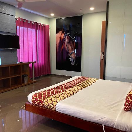 Hotel Airport Kk Nagpur Eksteriør billede