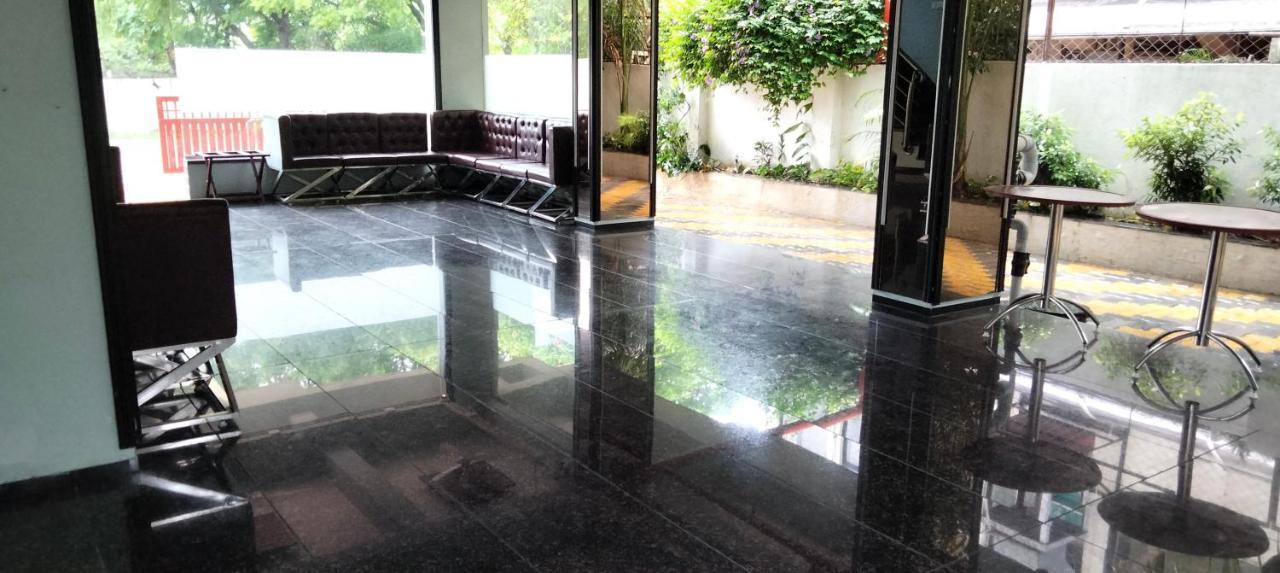 Hotel Airport Kk Nagpur Eksteriør billede